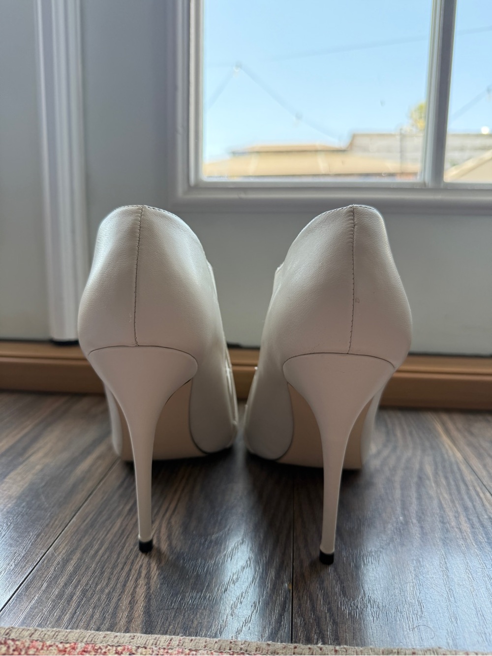 NWOT Guess Women's White Pointed Stiletto Ankle Boots - Picture 4 of 8
